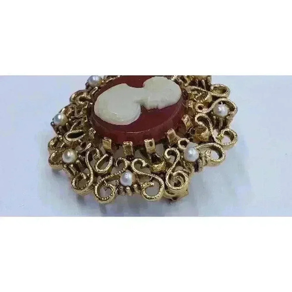 Victorian Revival Gold Cameo Brooch Celluloid & Faux Pearl Filigree Vintage - Picture 3 of 7